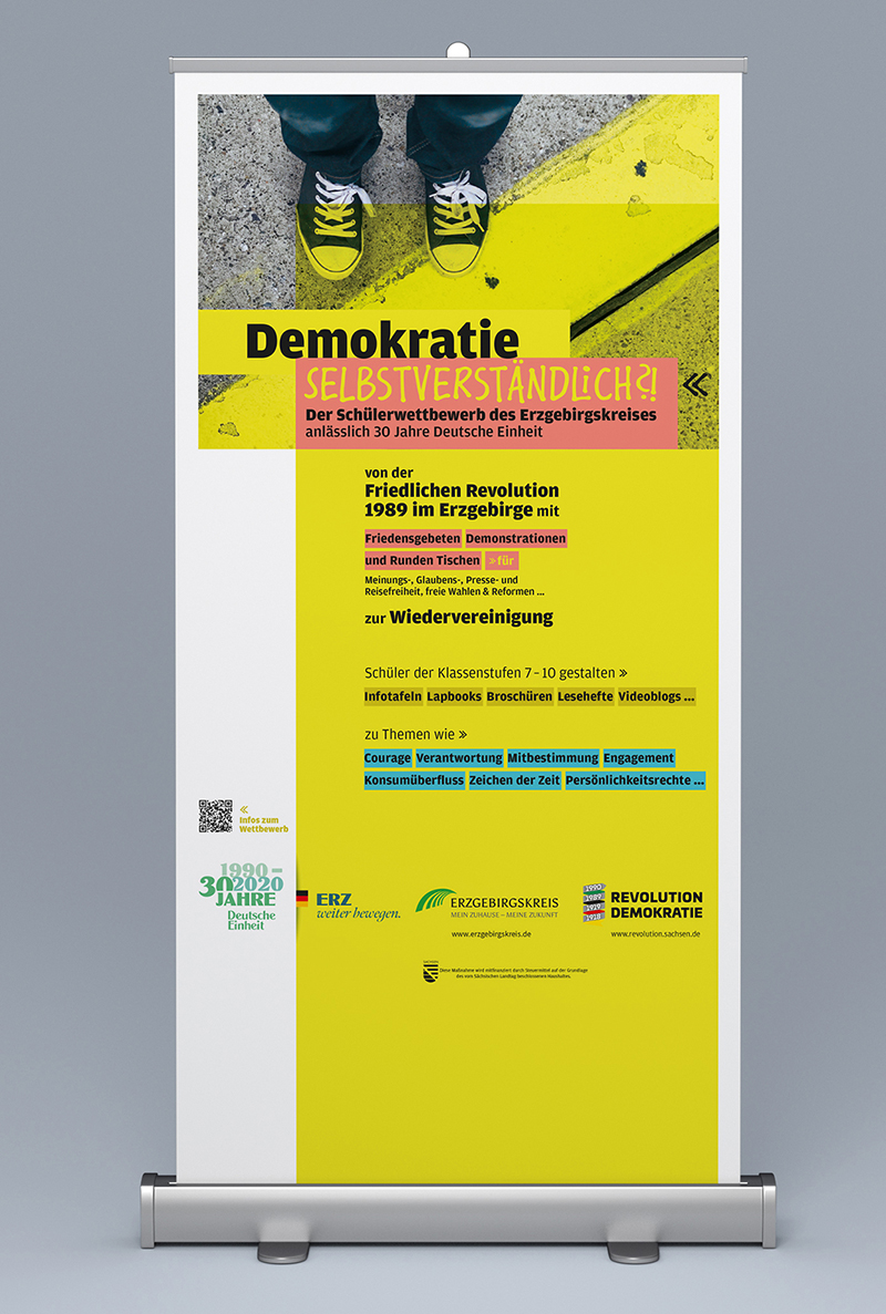 Rollup-Banner zum Demokratie-Wettbewerb